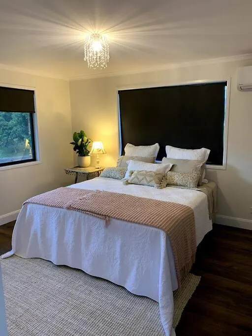 Fig Street Cottage Maleny 0*,
